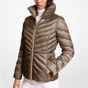 michael kors light puffer jacket size medium